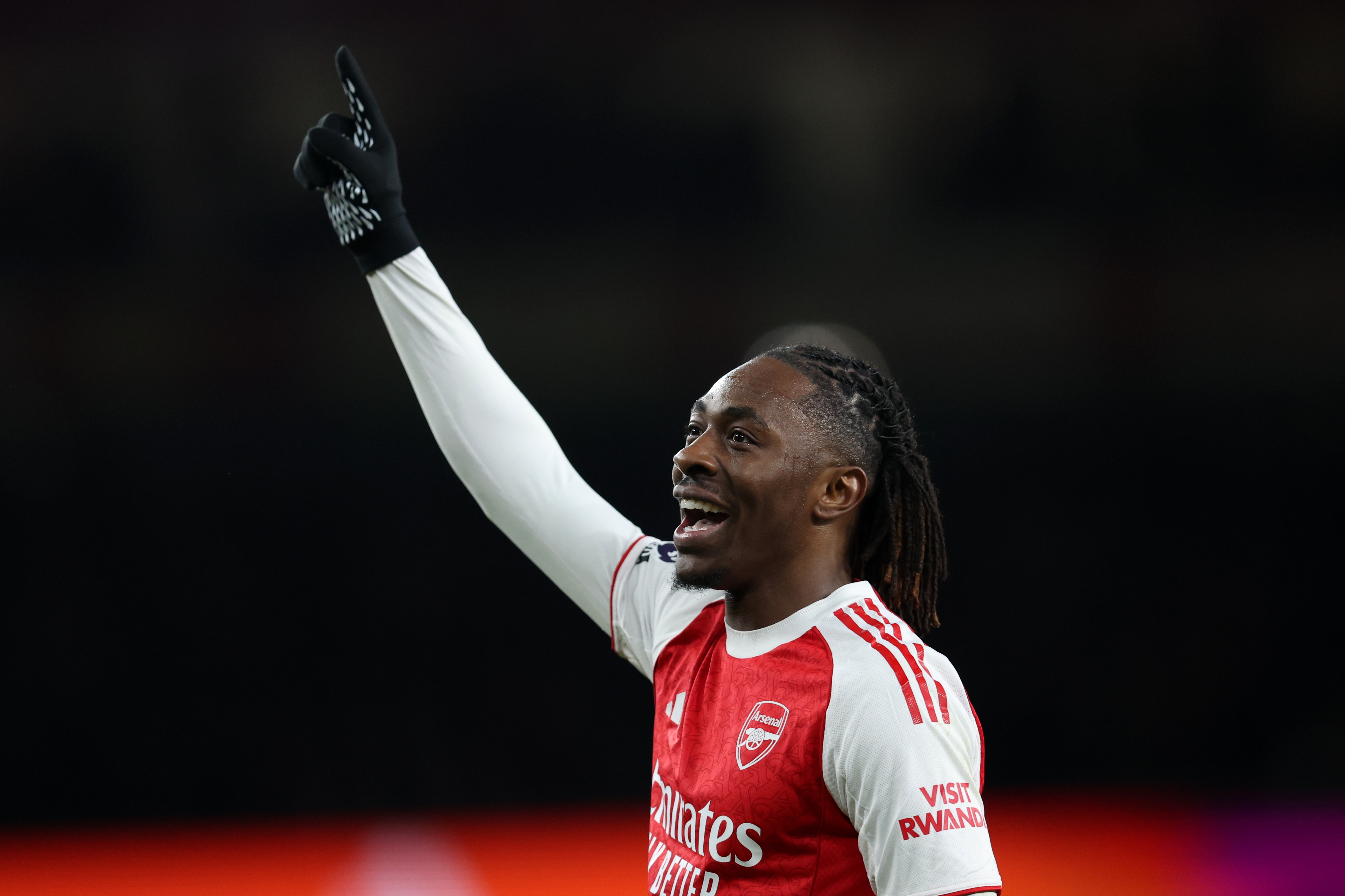 凌空世界波！埃泽打进职业生涯欧冠处子球，此前8场献两助