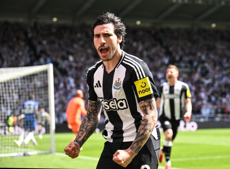 埃迪·豪谈托纳利转会传闻：他专注于纽卡 能否出战巴萨仍需评估