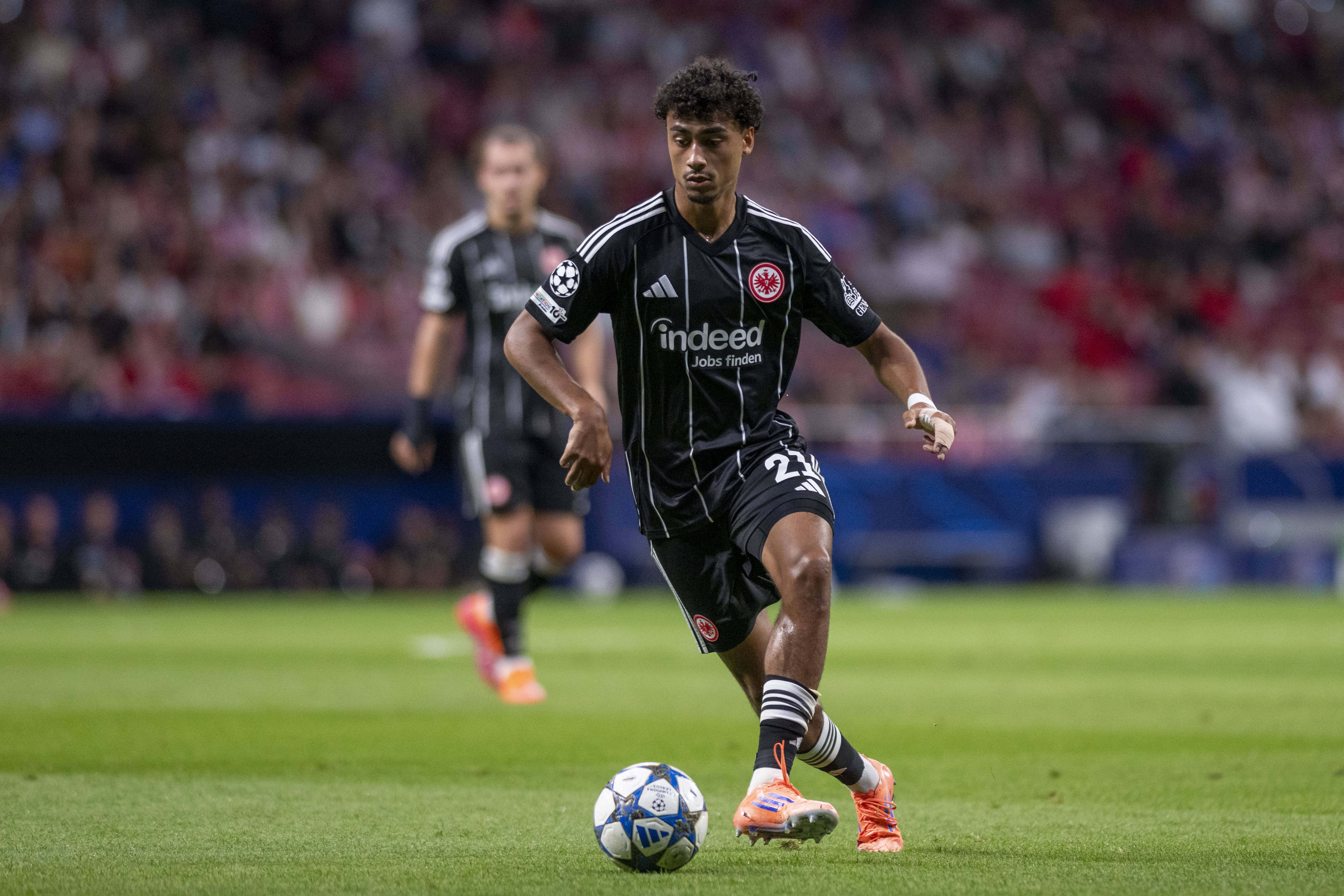 德天空：皇萨军魔有意22岁左后卫N·布朗，法鹰要价至少6000万欧