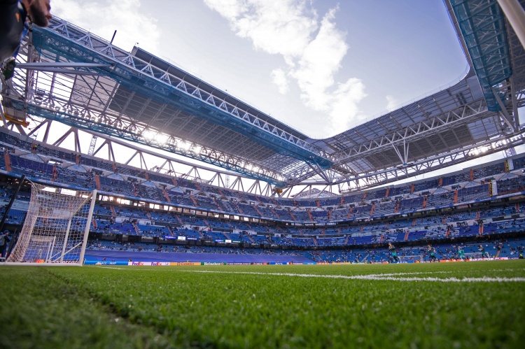 世体：伯纳乌美食广场运营公司收商户钱后没给分成，商户准备起诉