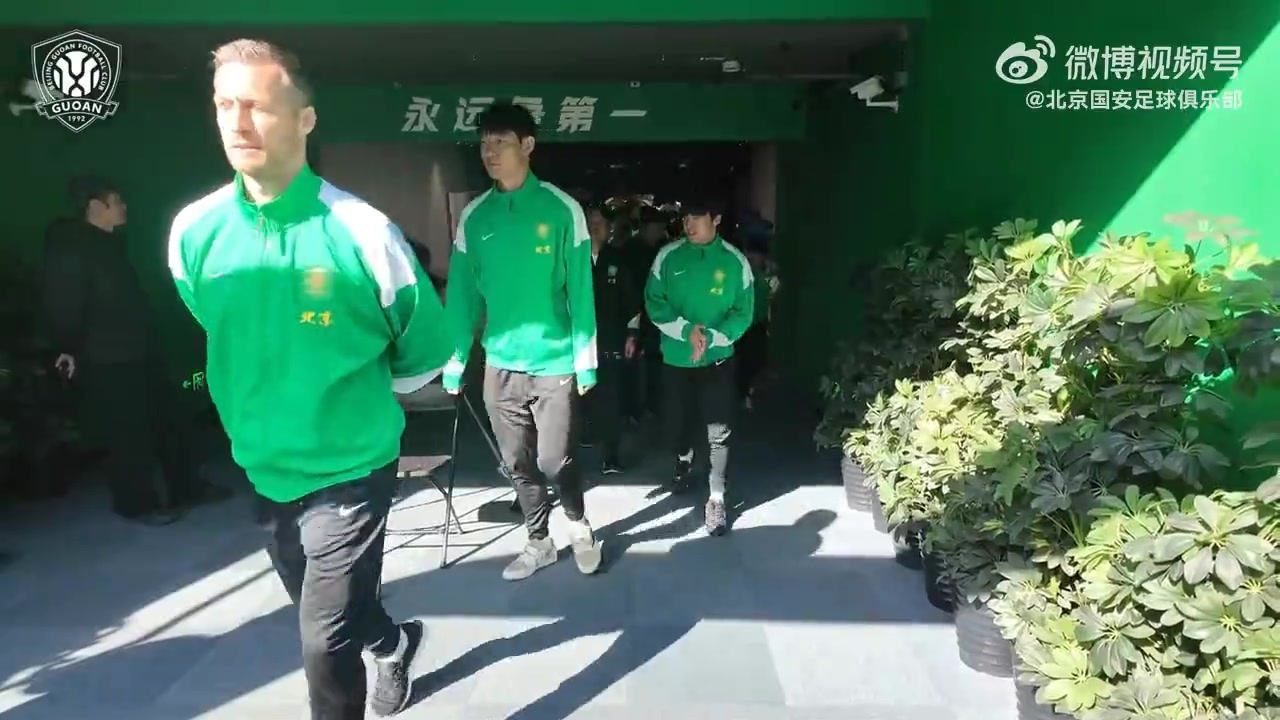 回家的第一缕阳光，真好  第一件事就是拍个大合影        </div>
        <div class=