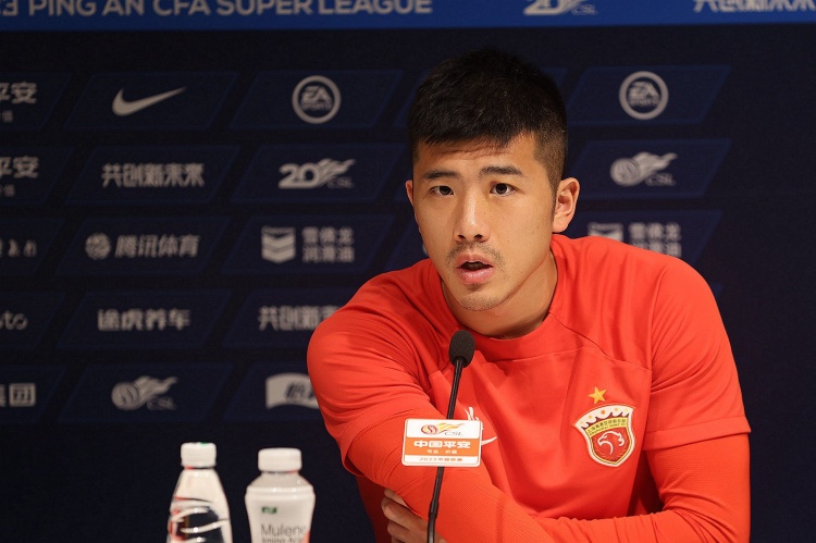 东体:朱骏“恭喜”李圣龙,有球迷感叹后者从一线队“退早了”
