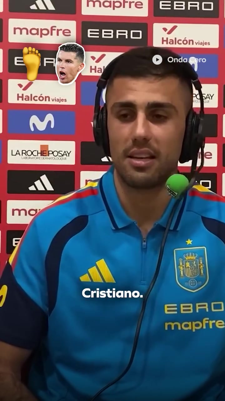 罗德里打造最佳球员:C罗右脚、梅西左脚、哈兰德终结能力