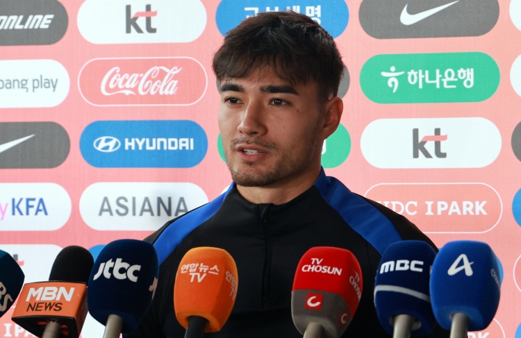 韩媒:归化球员卡斯特罗普因伤无法出战,退出本期韩国队名单