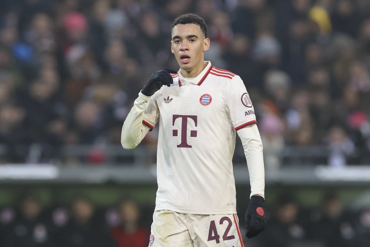 图片报：穆西亚拉、阿方索·戴维斯和帕夫洛维奇都增加了训练强度