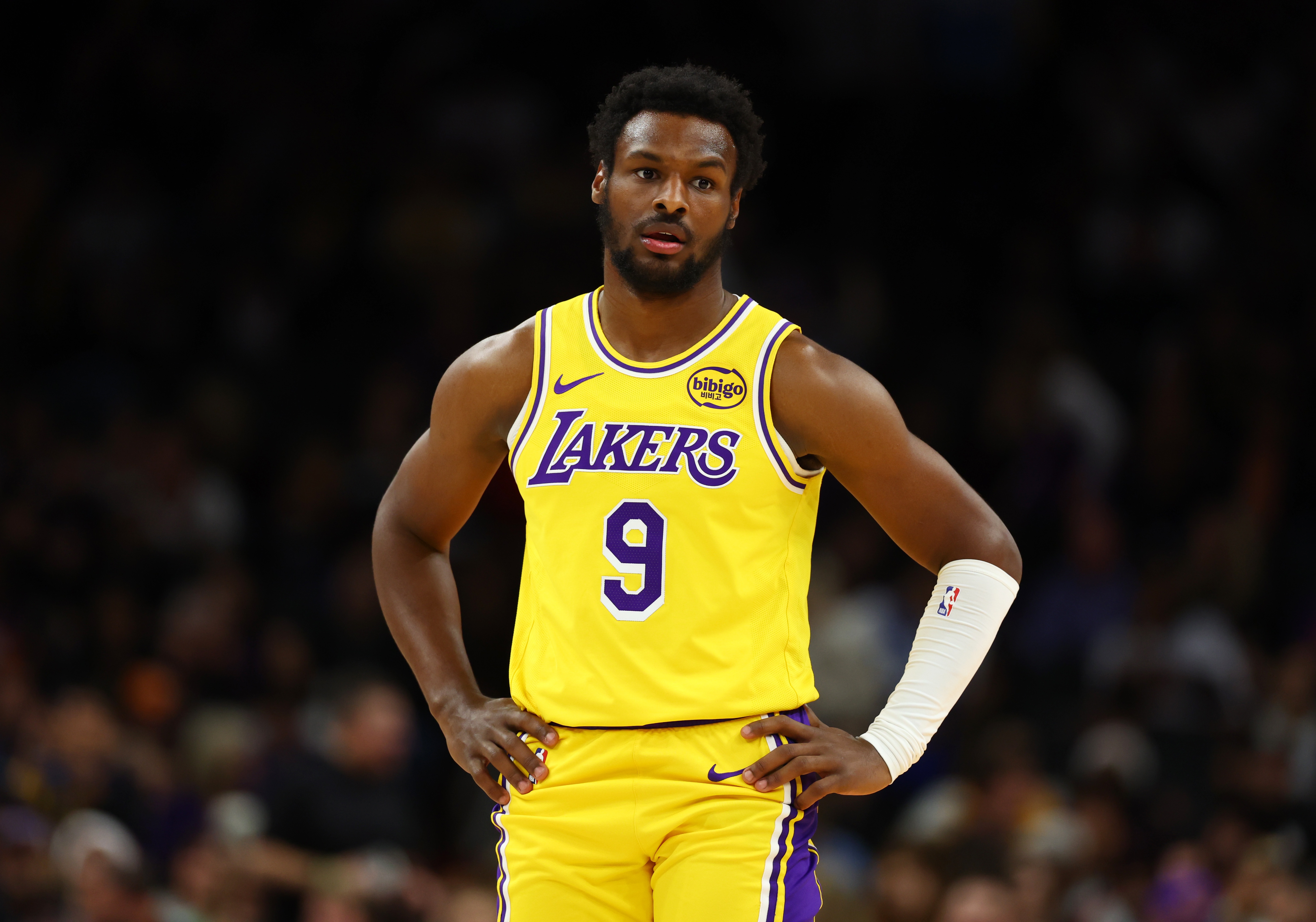 没存在感!布朗尼替补7分钟0出手无有效数据&2次犯规